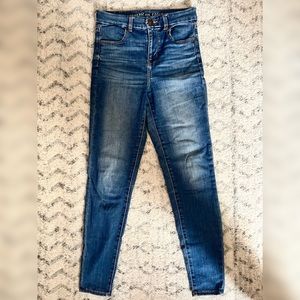 American Eagle High waisted jeans size 4 long